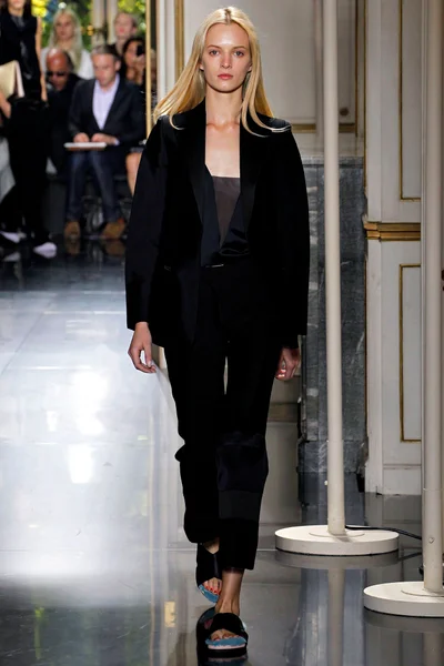 Look 8